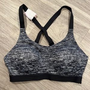 Victoria’s Secret sports bra size 32D in black pattern